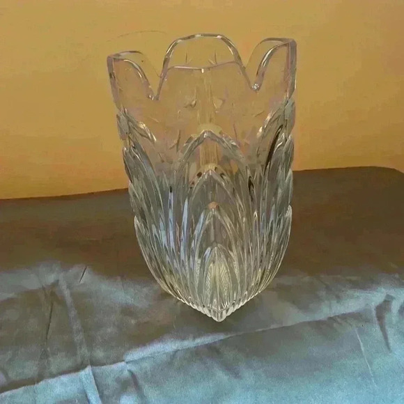 Art Deco 1980's Cut Glass
Crystal Square Shaped Etched Floral Flower  Vase - Picture 8 of 8